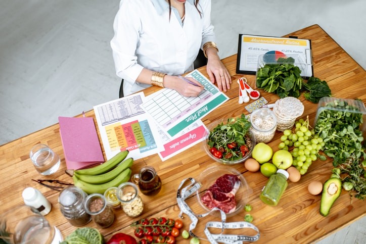 Carrera de nutrición tu futuro ayudando a los demás